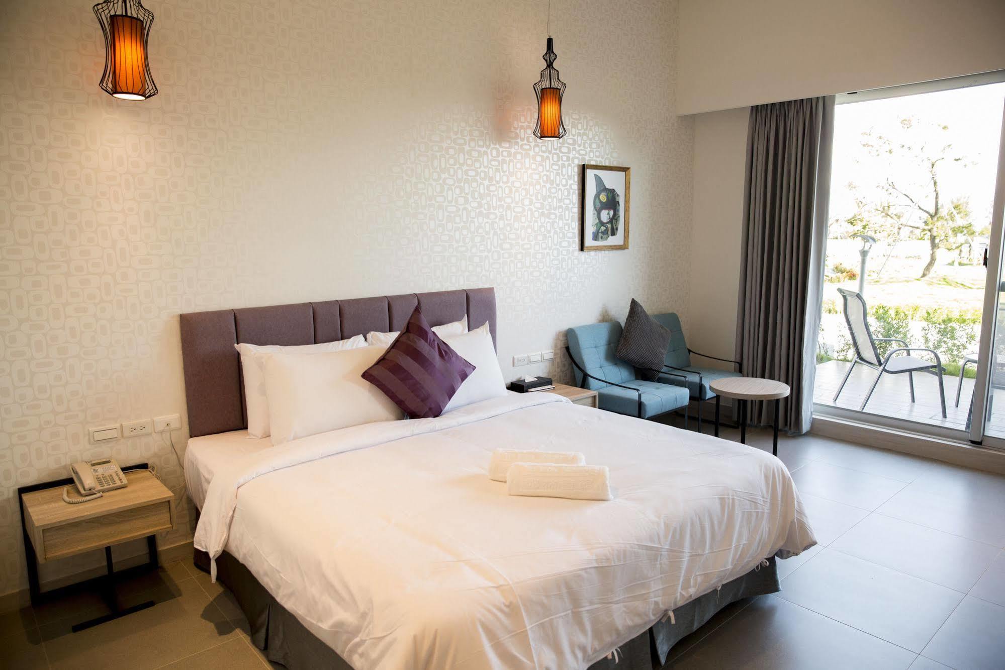 墾丁椰林 海灘文旅 Hotel Cape Eluanbi Exterior photo