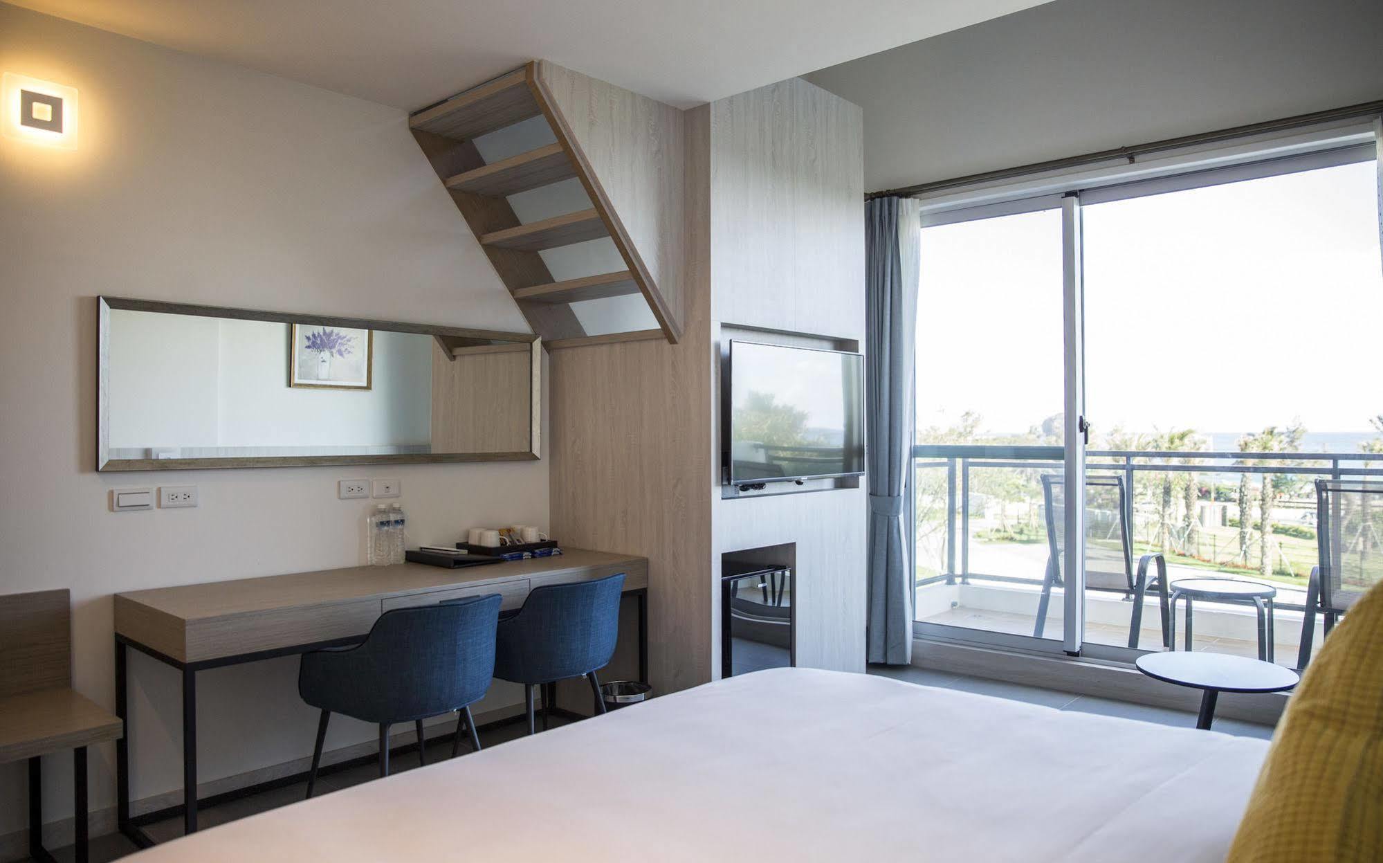 墾丁椰林 海灘文旅 Hotel Cape Eluanbi Exterior photo